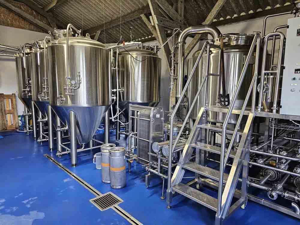 <b>1000L Electric Heated Brewery in France</b>